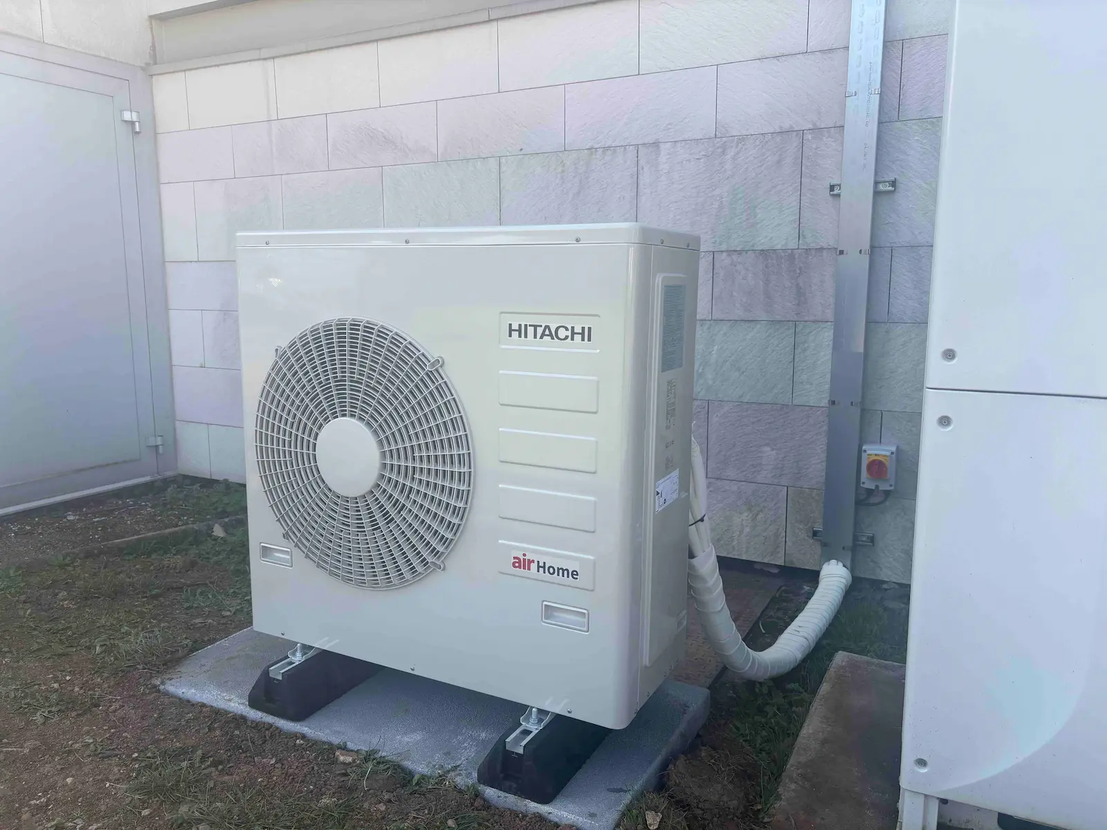 GROUPE EXTERIEUR DE CLIMATISATION