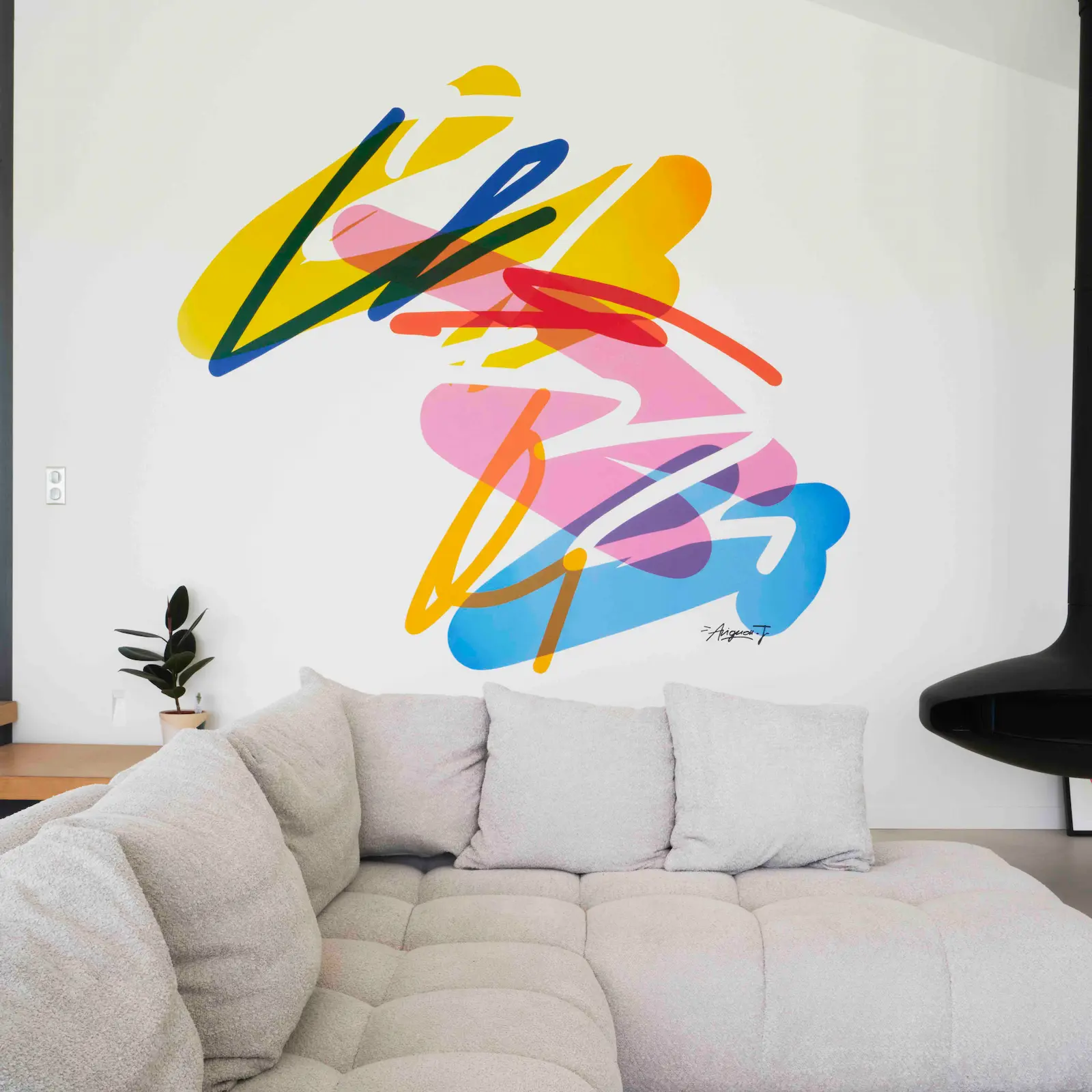 Tag sur mur devant une cheminée gyrofocus